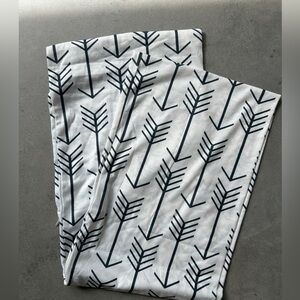 Travel Arrow Infinity Scarf